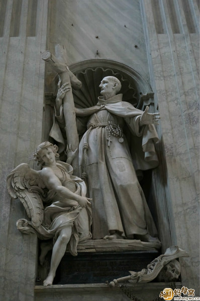聖彼得大教堂內的聖方濟雕像