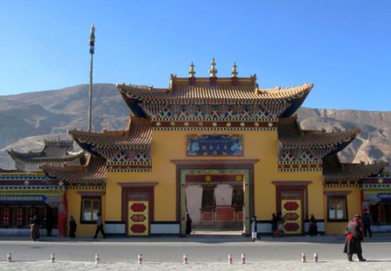 黃南隆務寺