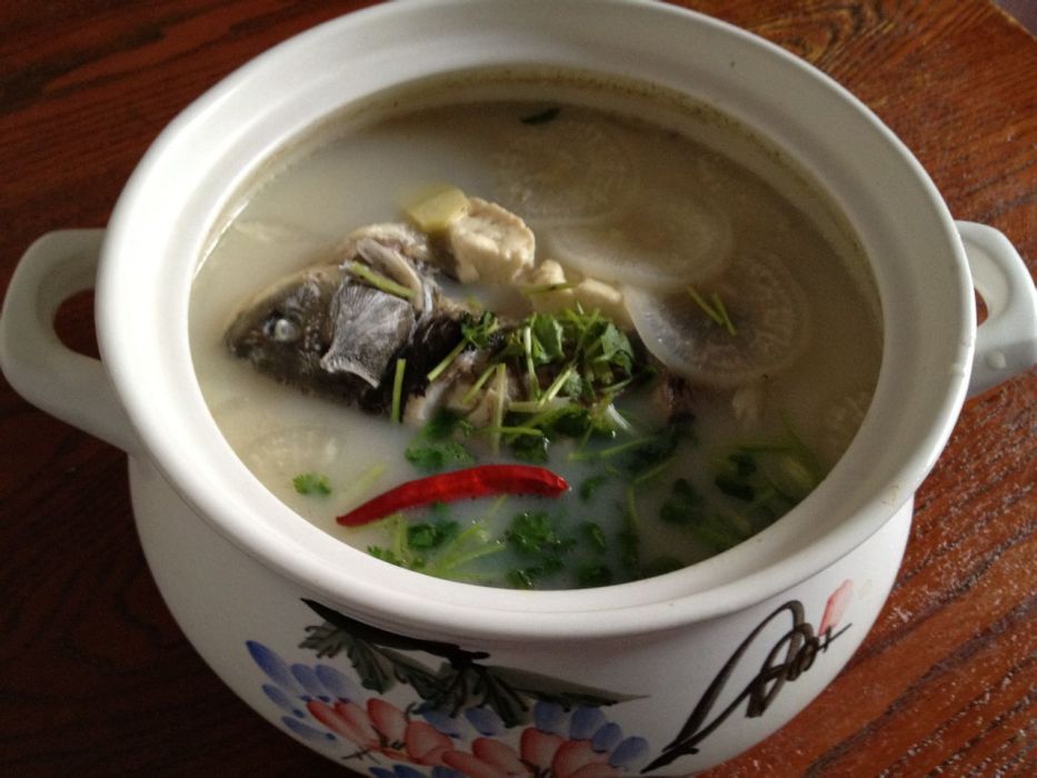 鯽魚豆腐蘿蔔湯