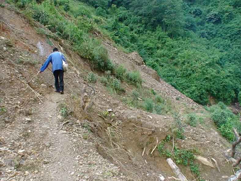 崎嶇的山路