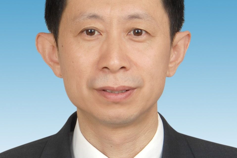 殷偉(山東省安丘市綜合行政執法局黨委委員、副局長，二級主任科員)