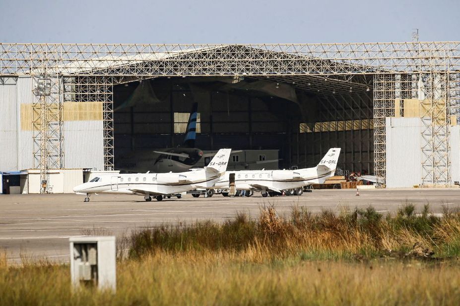 米提加國際機場