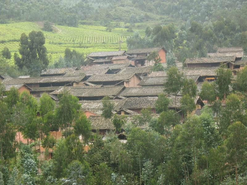 長嶺乾村(雲南省祿勸縣翠華鎮下轄村)