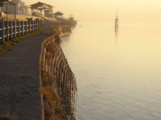 捍海石塘