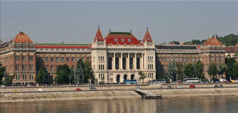 布達佩斯大學