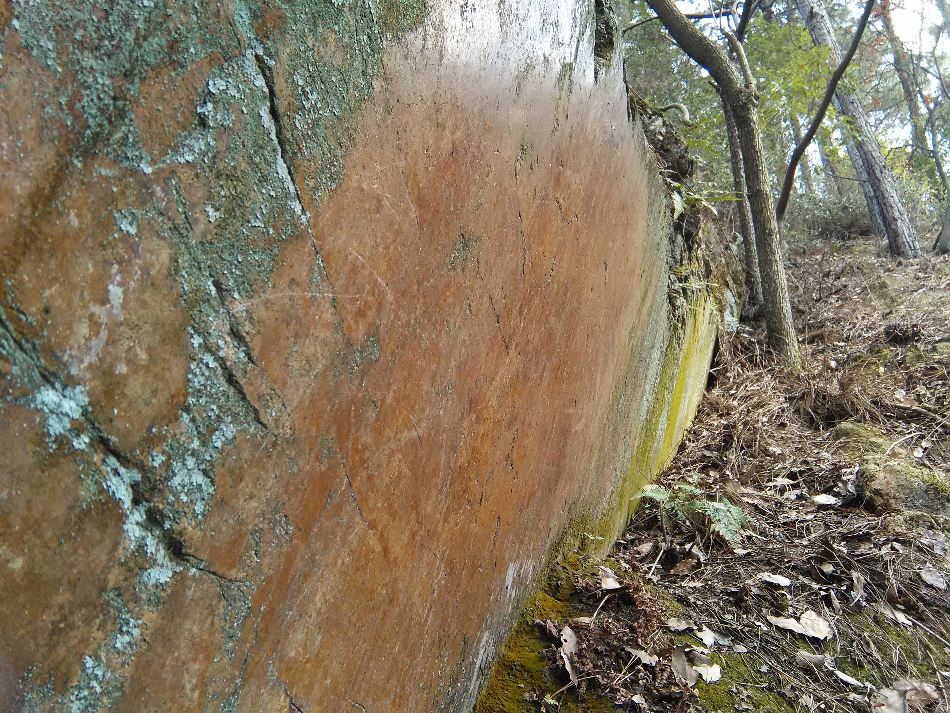 麒麟山上的石鏡