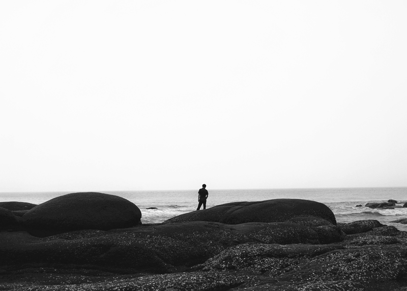 海灘紫色石頭