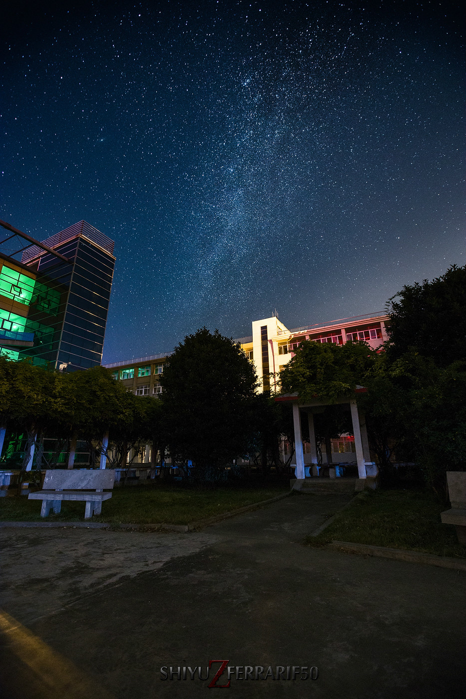 五河一中夜景 銀河星光照耀下