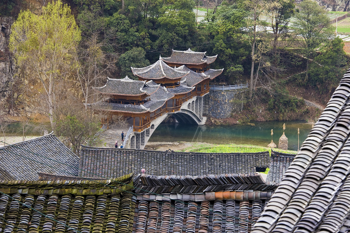 東郎塢