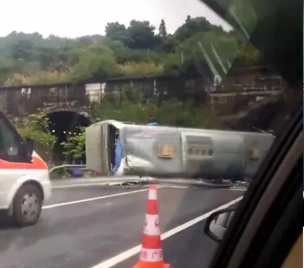 6·23清遠客車側翻事故