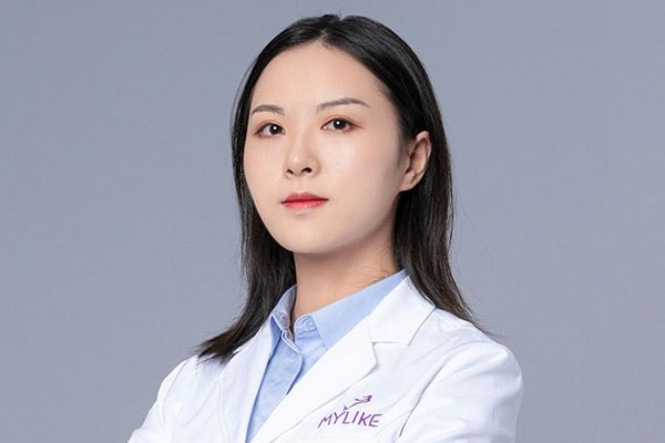 侯怡(東南大學臨床醫學碩士研究生，上海美萊醫療美容門診部醫生)