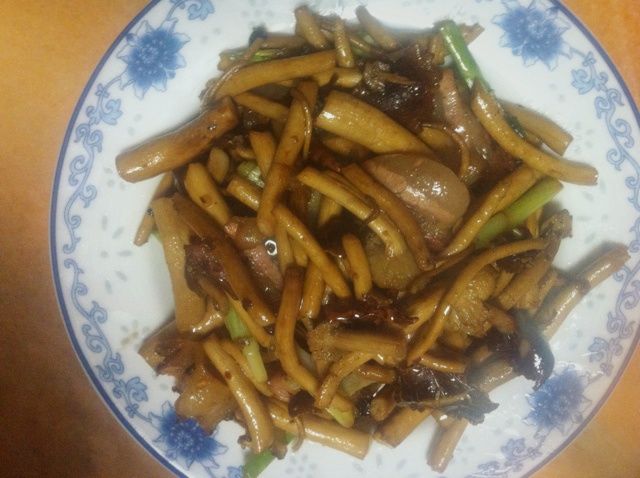 煙肉爆炒茶樹菇