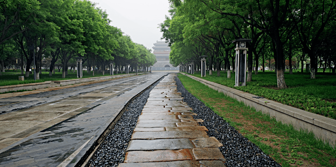 中軸線南段道路遺存