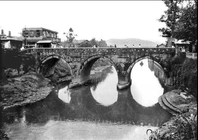 張公橋(樂山市橋名)