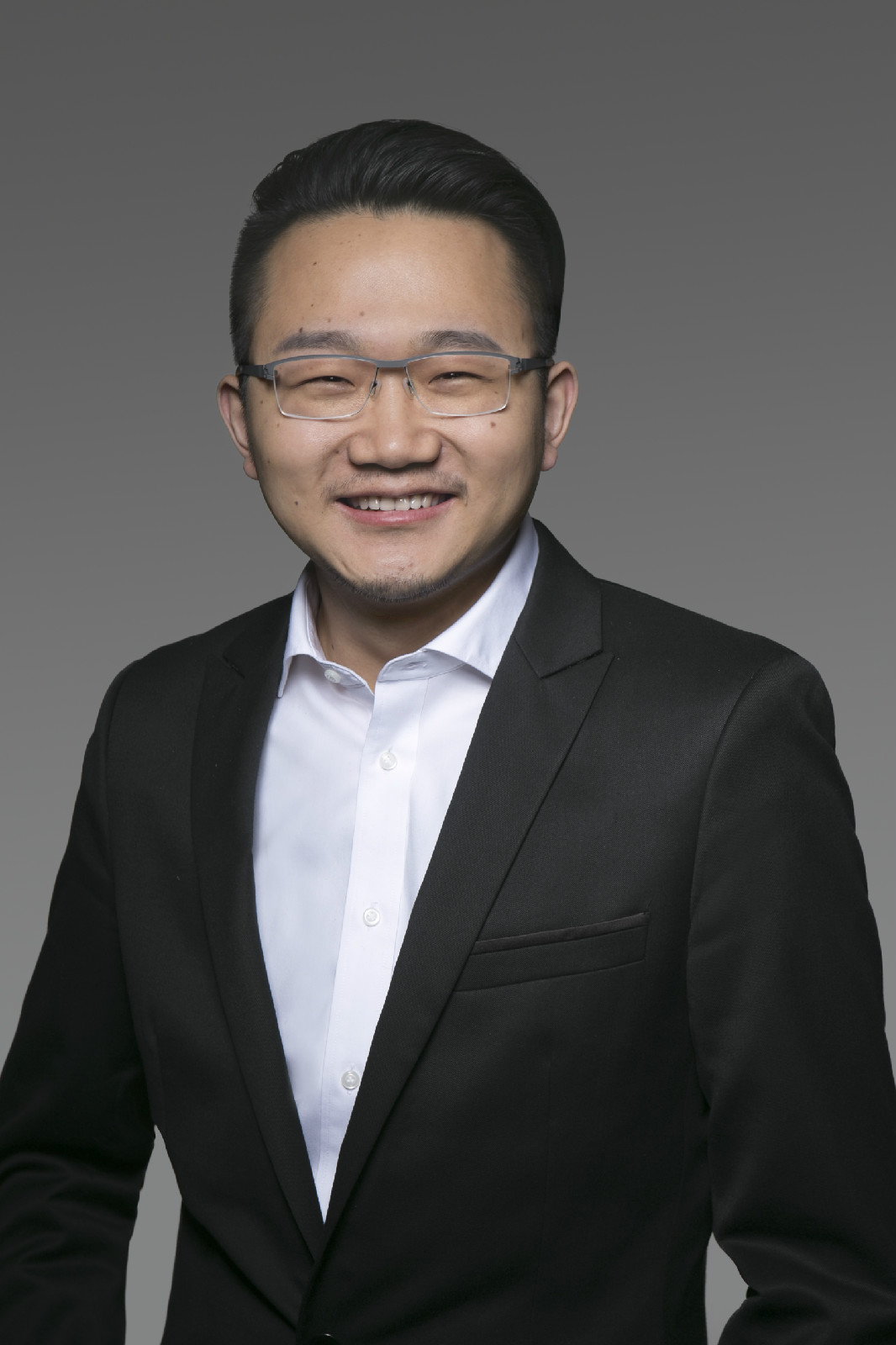 李龍飛(龍淵網路CEO)