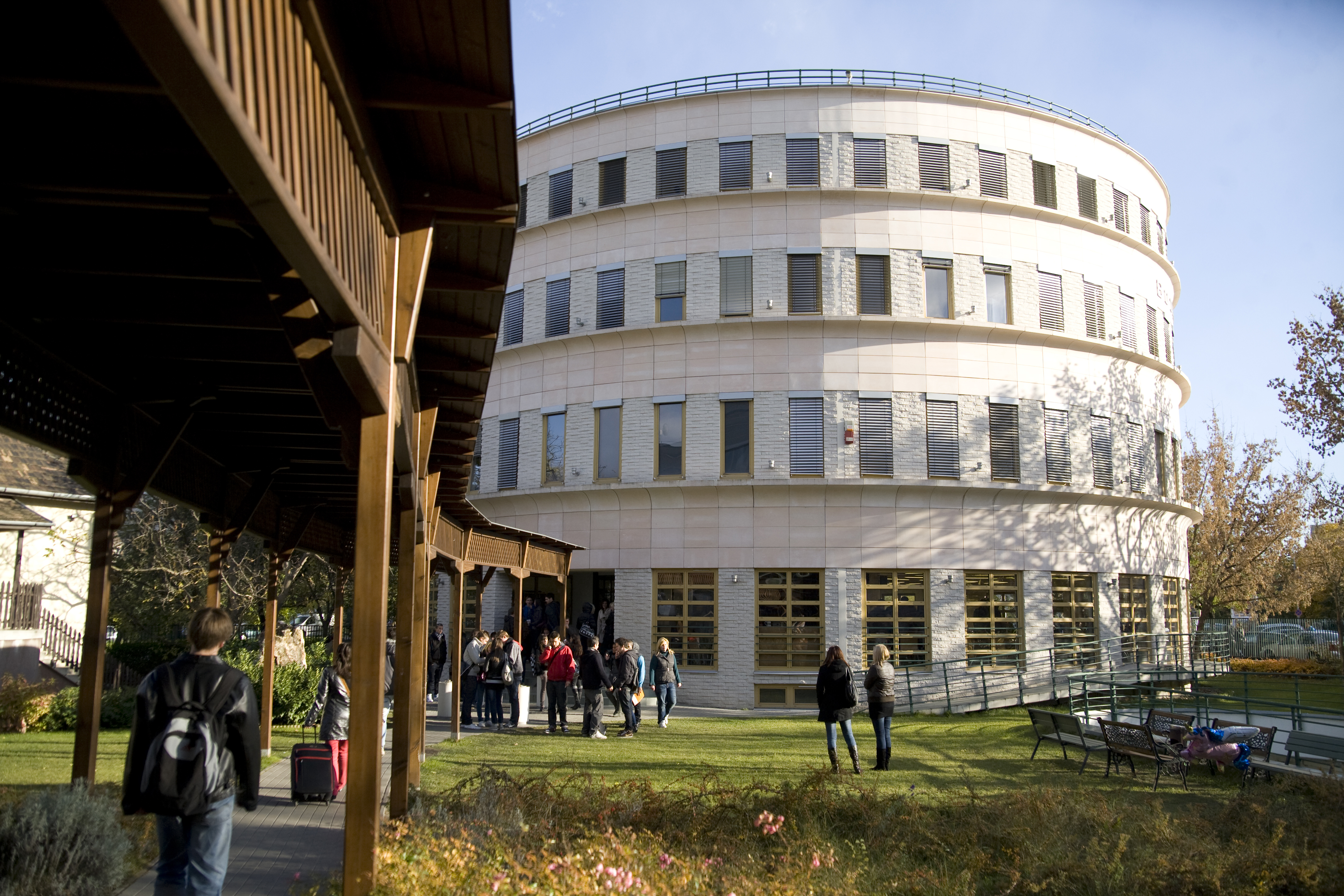 布達佩斯城市大學