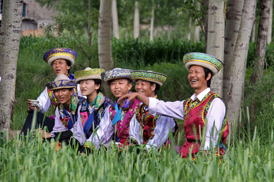 圖3 丹麻土族花兒會唱花兒的土族青年