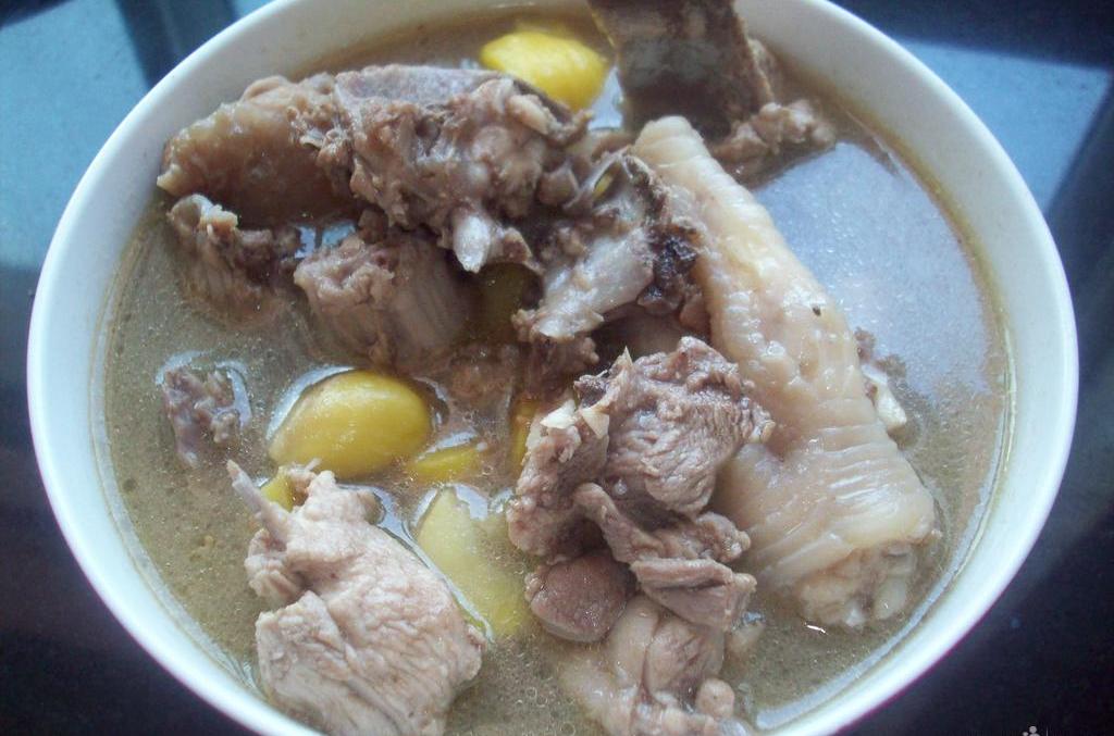 栗子瘦肉雞腳湯