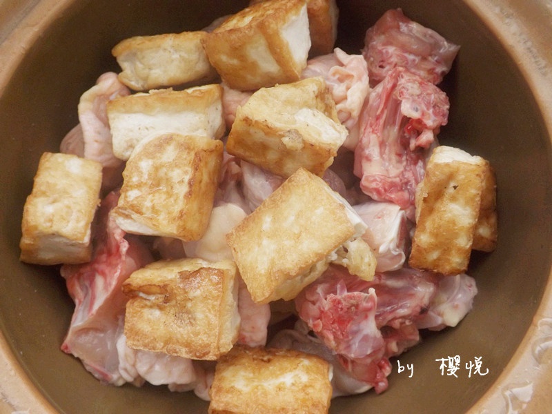 仔雞豆腐煲