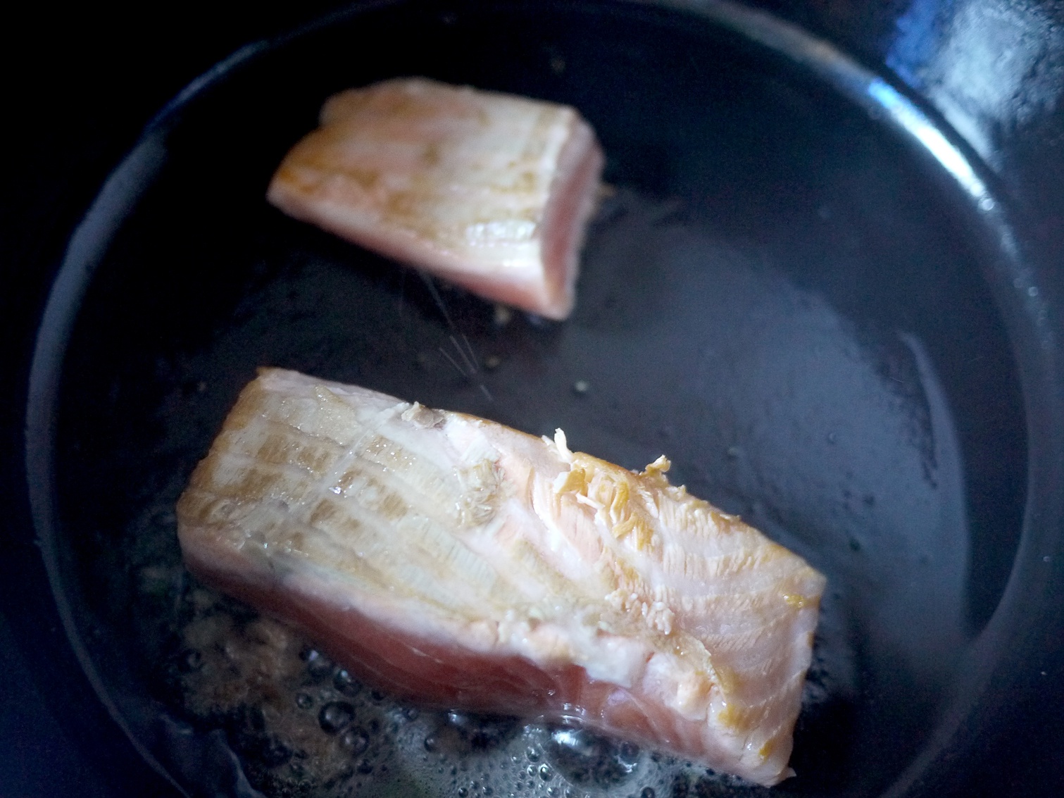 鐵釜鮭魚炊飯