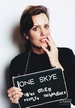 艾農·斯凱 Ione Skye