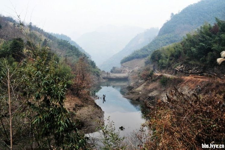 萬家灣自然村(雲南省文山壯族苗族自治州廣南縣董堡鄉董弄村轄自然村)