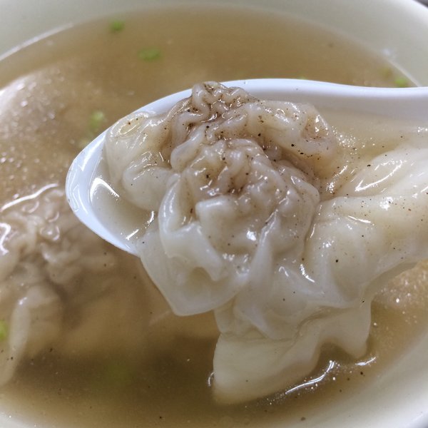 豬腳餛飩湯