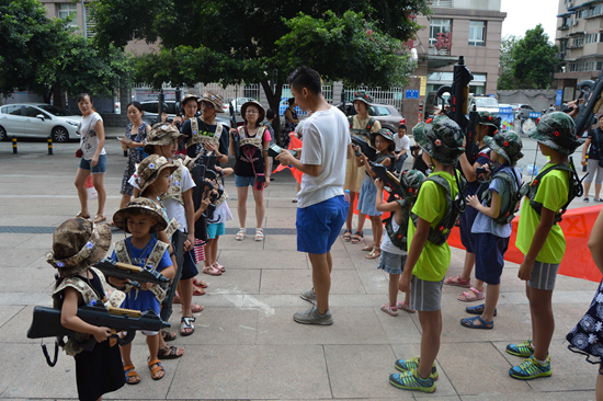 成都金牛區黃忠街道金沙公園北社區青少年真人CS遊戲