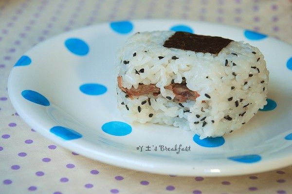 黑芝麻醬牛肉飯糰