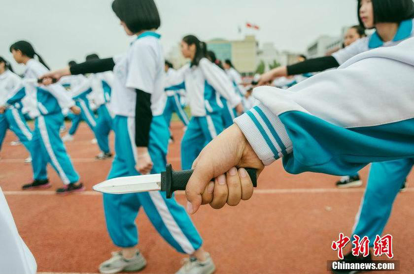 3·27惠州女生持匕首軍訓事件