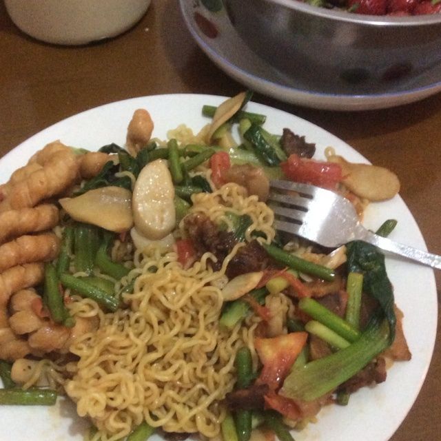 時蔬燜速食麵