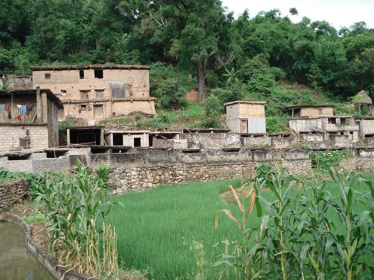 下臘東村