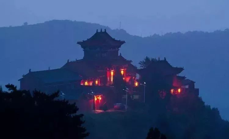 西珏山夜景