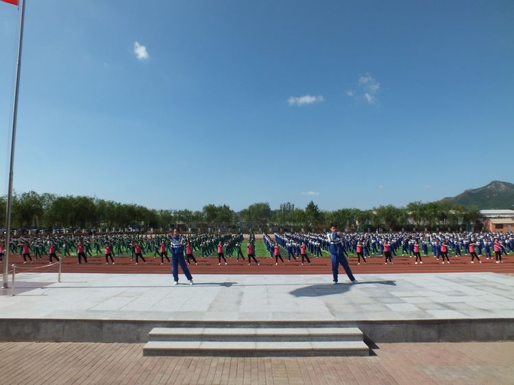 寺兒卜鎮九年一貫制學校操場