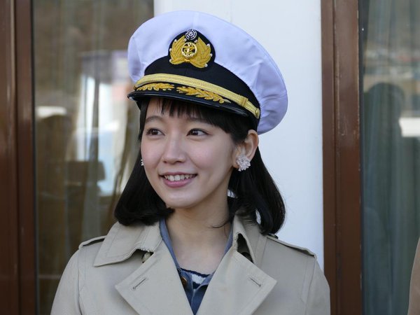 吉岡里帆(Riho Yoshioka)