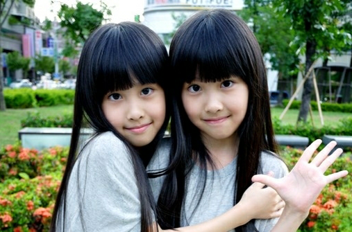 台灣雙胞胎姐妹花