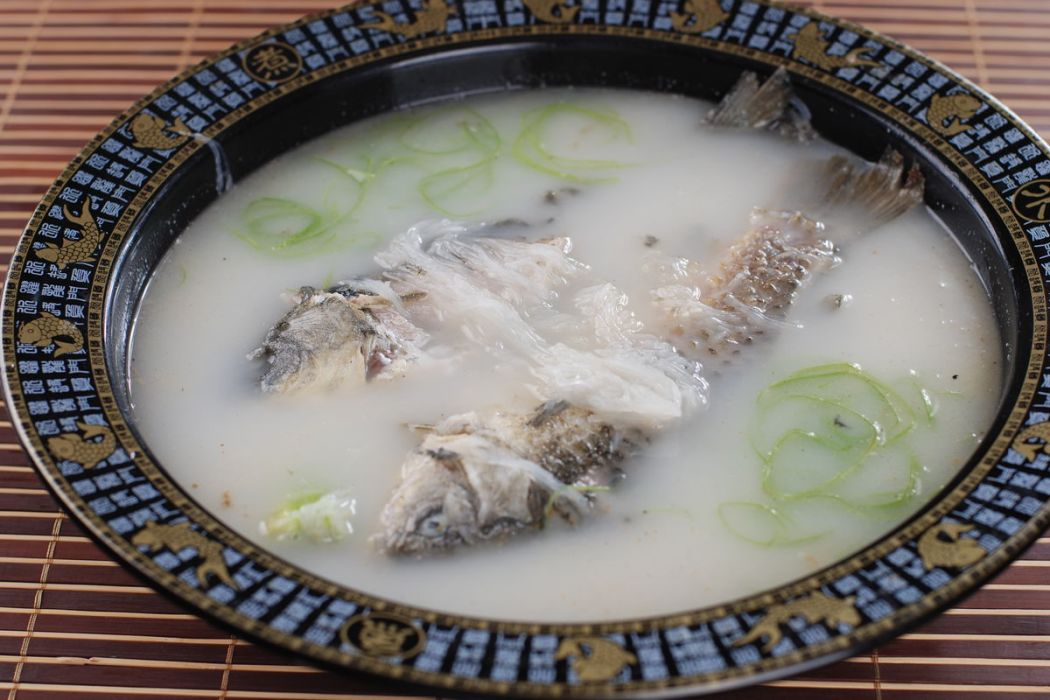 蘿蔔鯽魚濃湯