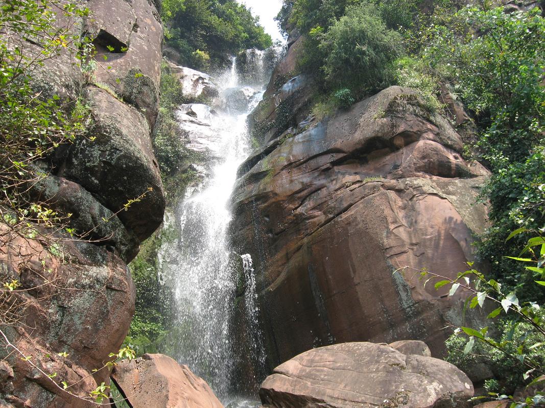 大白石岩村