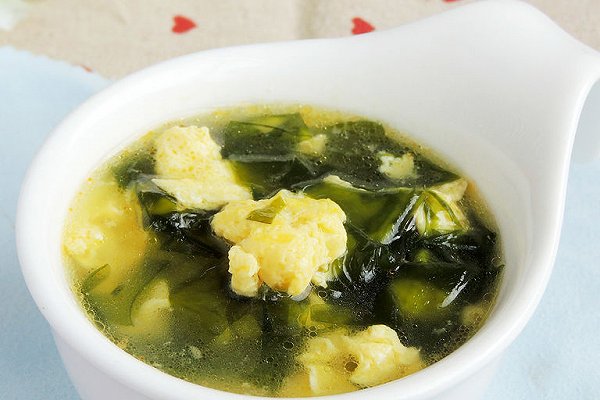 裙帶菜汆丸子湯