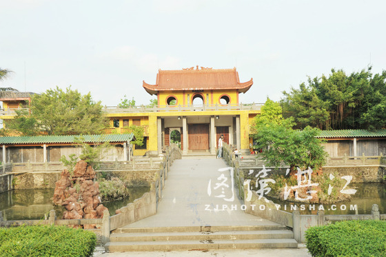 雷州高山寺蓮池上石橋