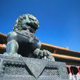 石獅子(中國傳統文化中常見的辟邪物品)