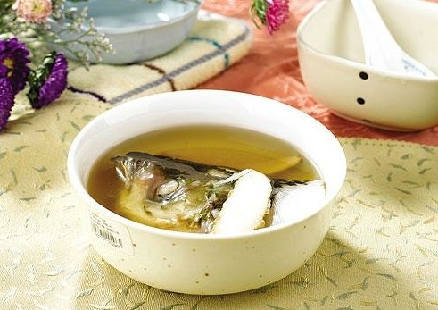 下奶鯽魚湯