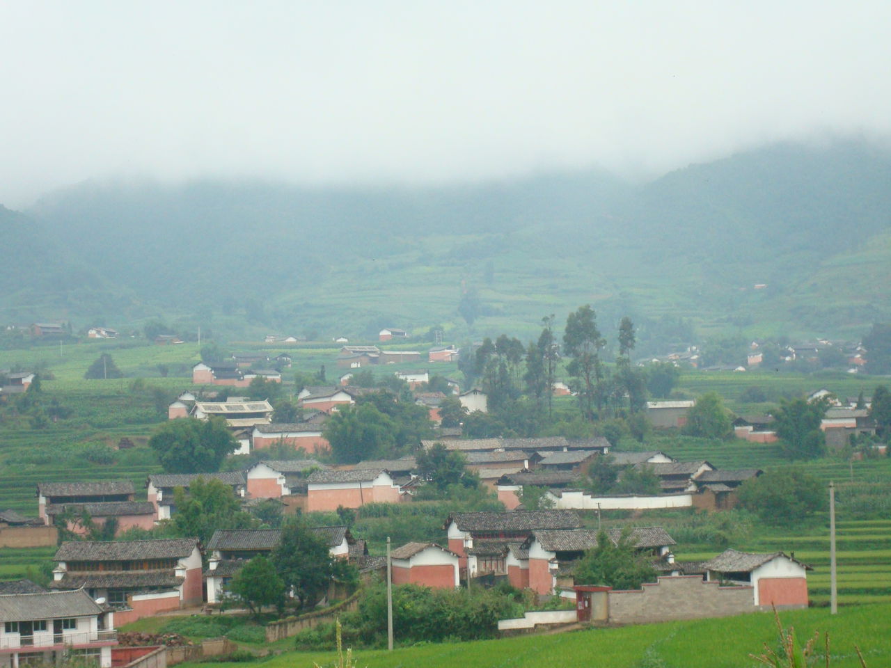 梭羅村(河南省新安縣南李村鎮梭羅村)