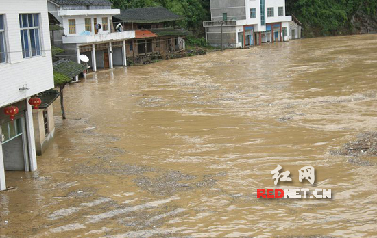 渠江遭受暴雨襲擊