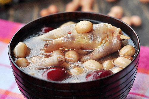 椰菜花生雞腳湯