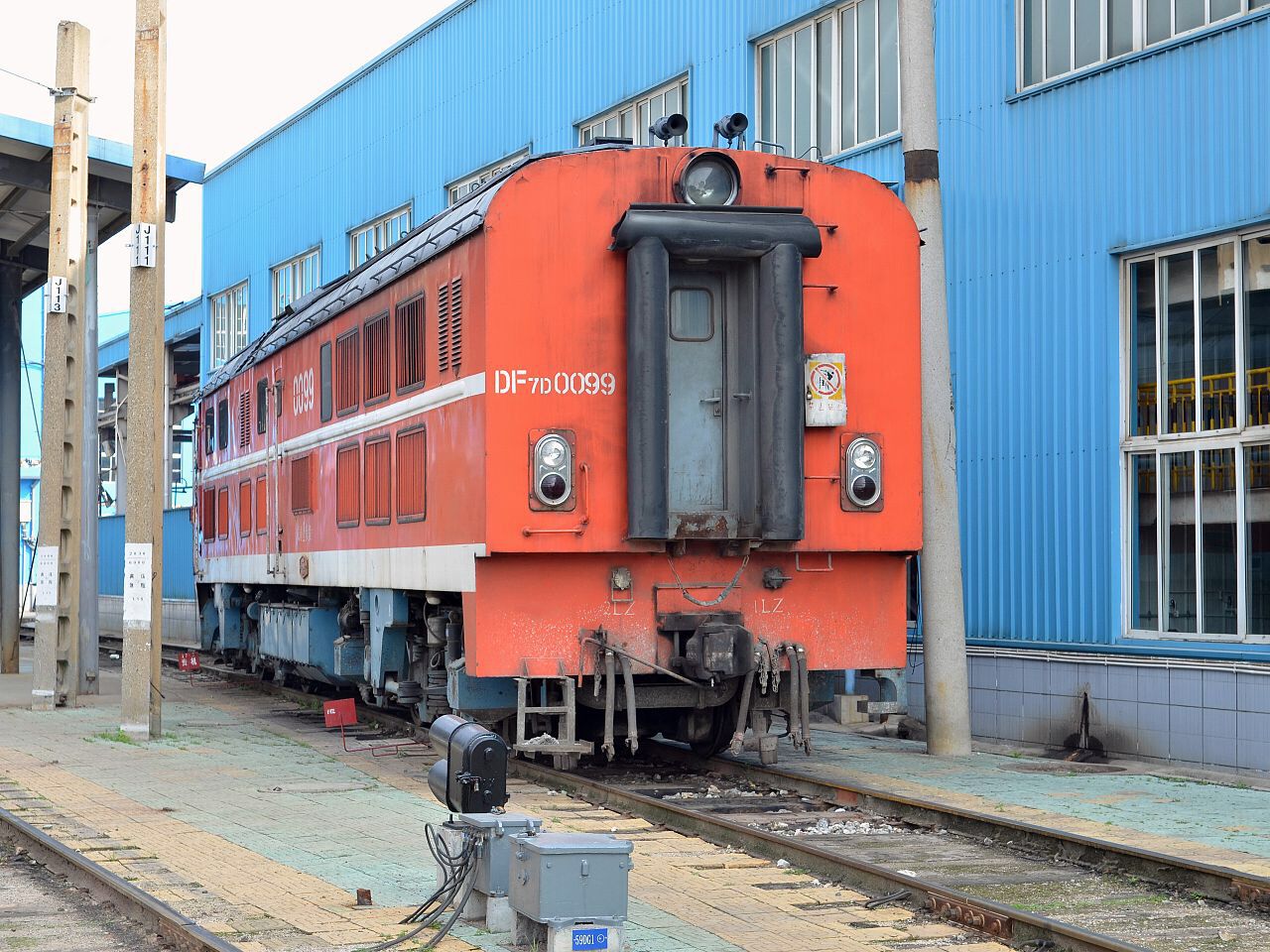 東風7D型0099號機車重聯對接聯掛端