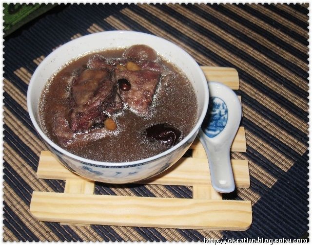 黑豆桂圓羊肉湯