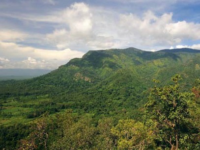 豆蔻山脈的一座產霍爾登豬籠草的山峰