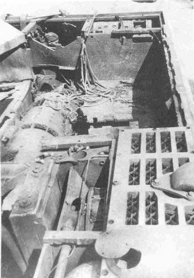 被德軍自行破壞的1號車