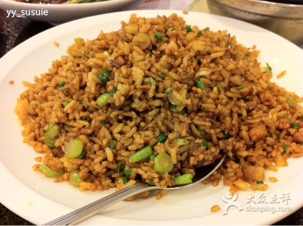 酸菜肉粒炒飯